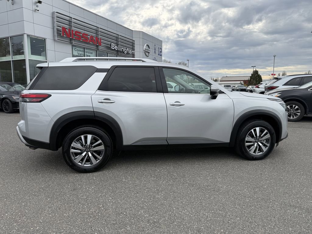 Used 2025 Nissan Pathfinder SL image 8