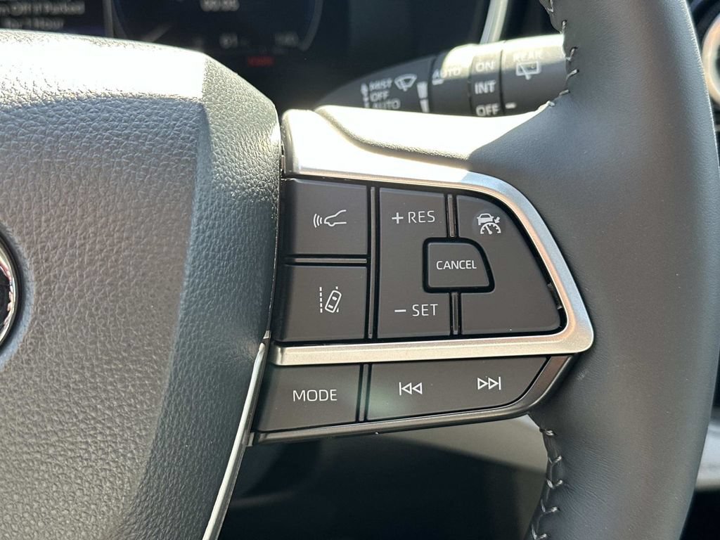 New 2026 Toyota Highlander Platinum AWD/4WD image 24