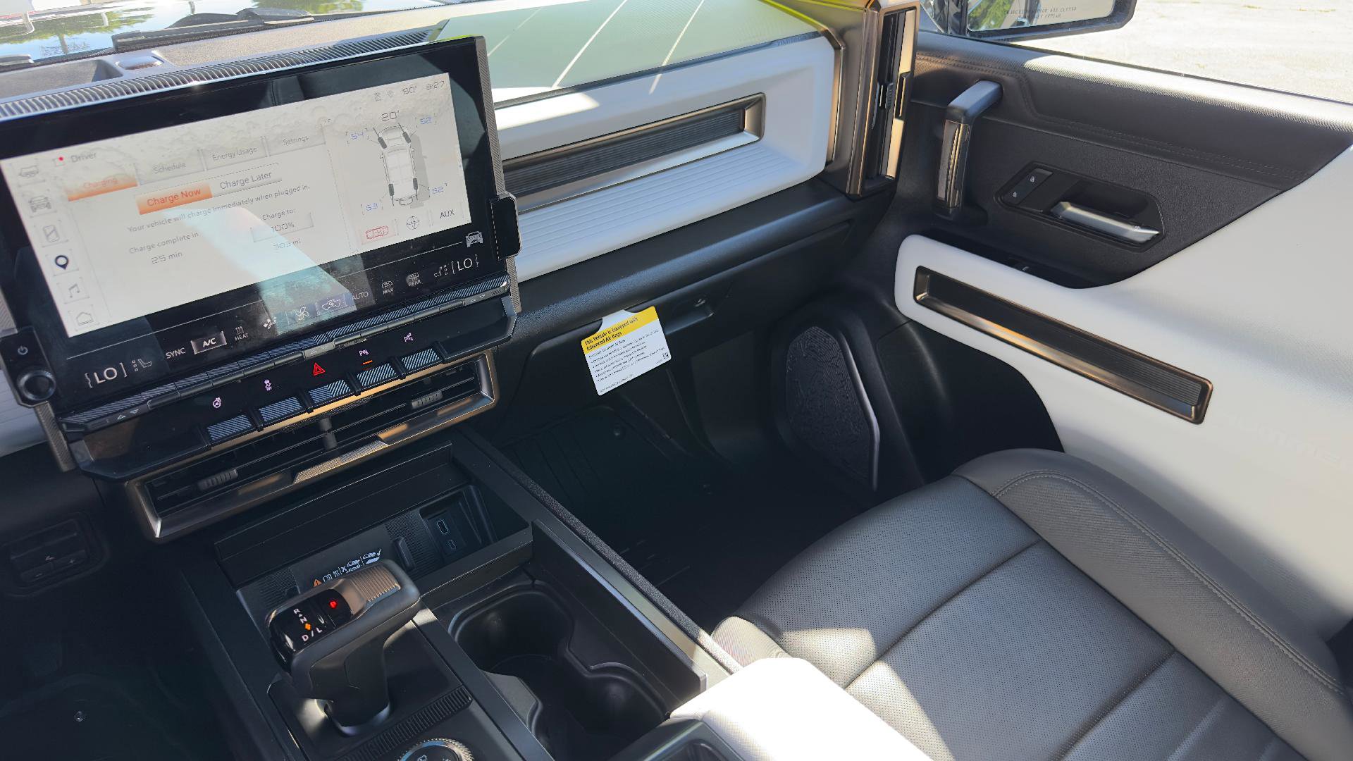 Used 2024 GMC Hummer EV 2X w/ LPO, Roof Cross Rail Package AWD/4WD image 8