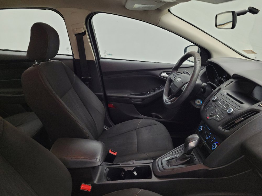 Used 2017 Ford Focus SE FWD image 21