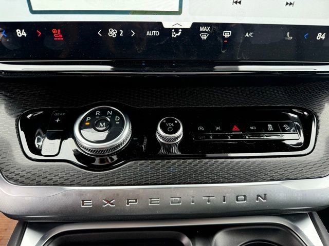 New 2026 Ford Expedition Platinum w/ Stealth Appearance Package image 18