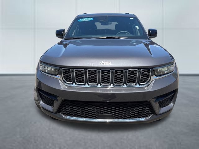 Used 2024 Jeep Grand Cherokee Laredo w/ Luxury Tech Group I AWD/4WD image 6