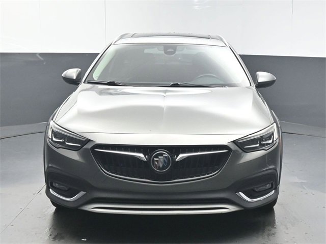 Used 2018 Buick Regal Essence w/ Driver Confidence Package #1 image 3