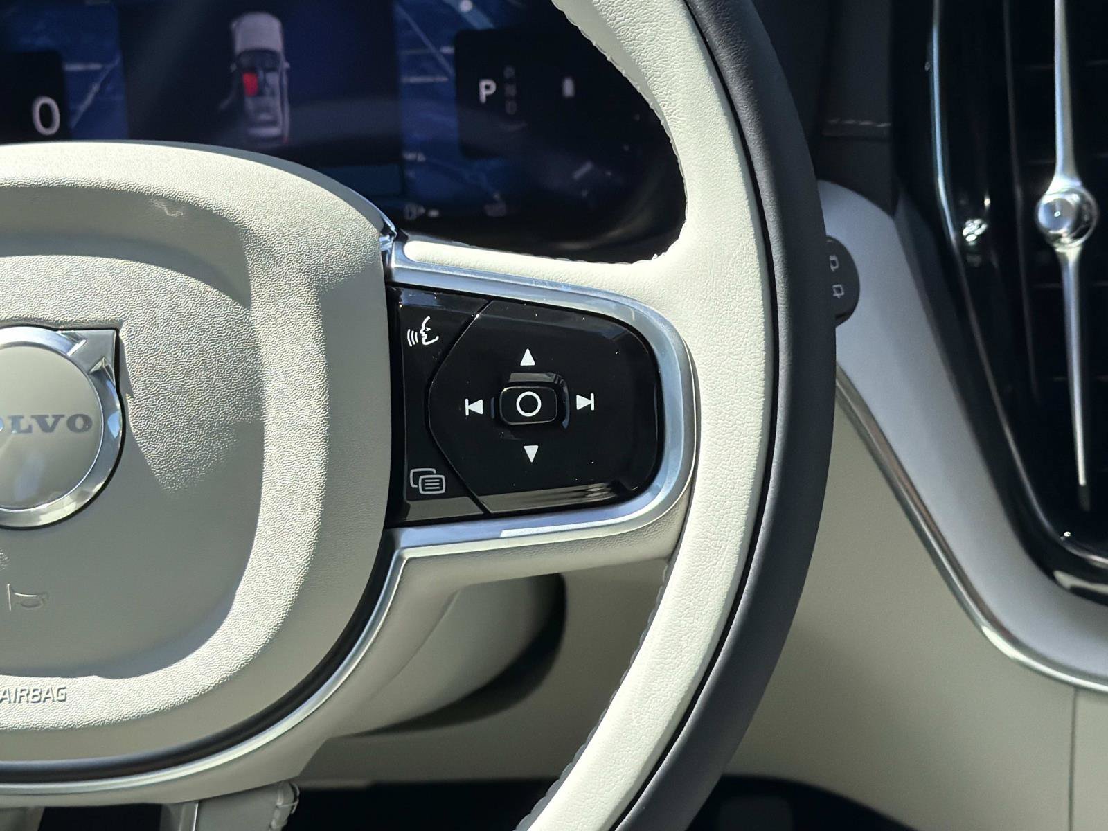 New 2027 Volvo XC60 B5 Ultra AWD/4WD image 9