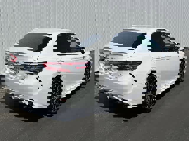 Used 2018 Toyota Camry SE w/ Moonroof Package image 6