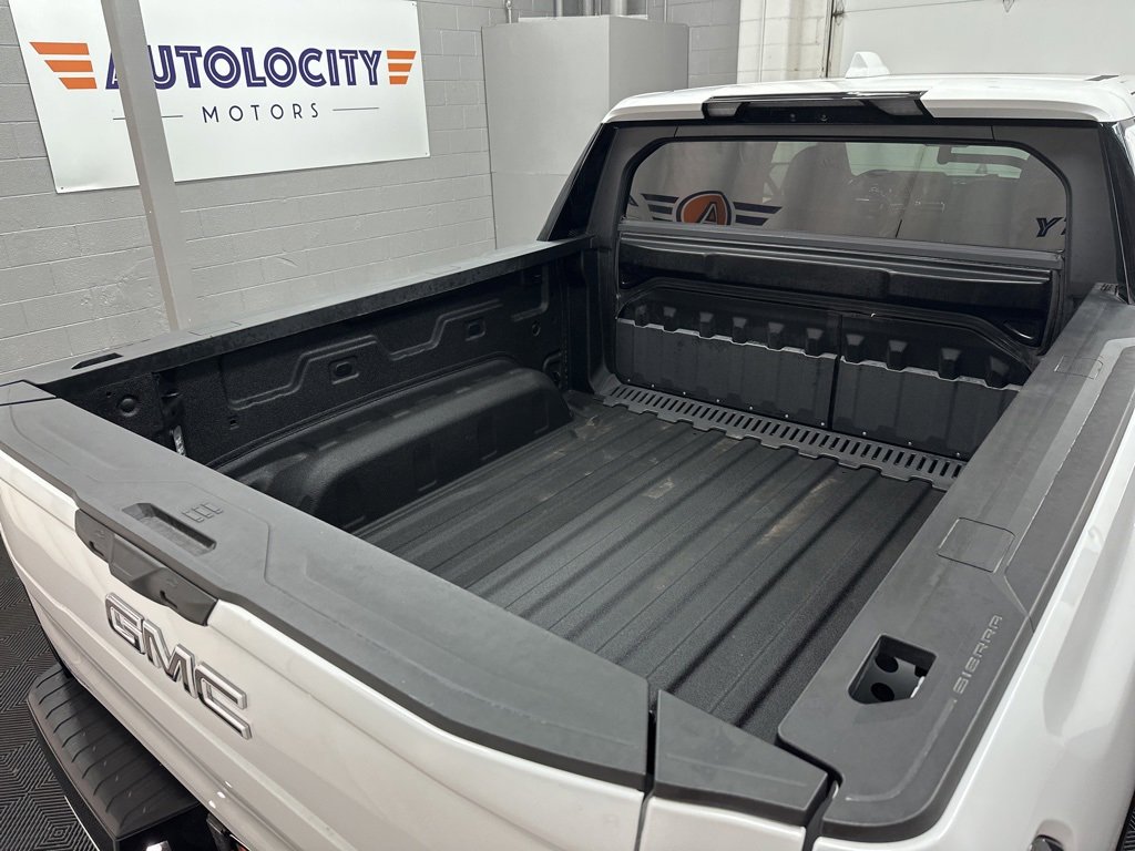 Used 2025 GMC Sierra EV Denali image 11