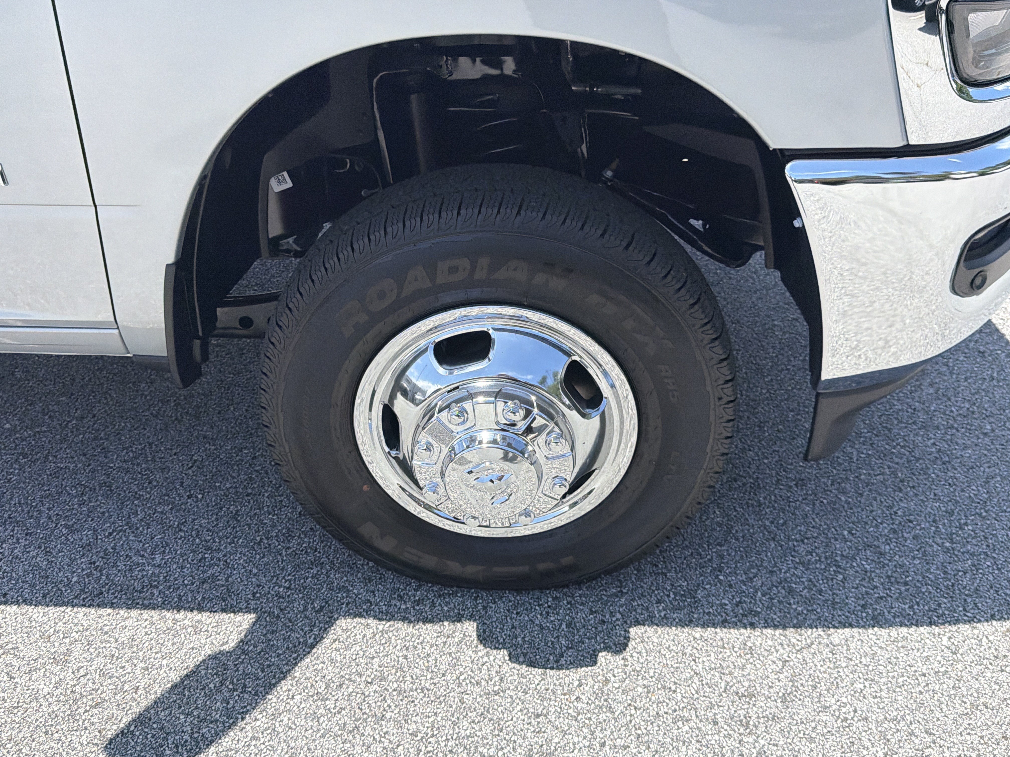 New 2026 RAM 3500 Big Horn AWD/4WD image 14
