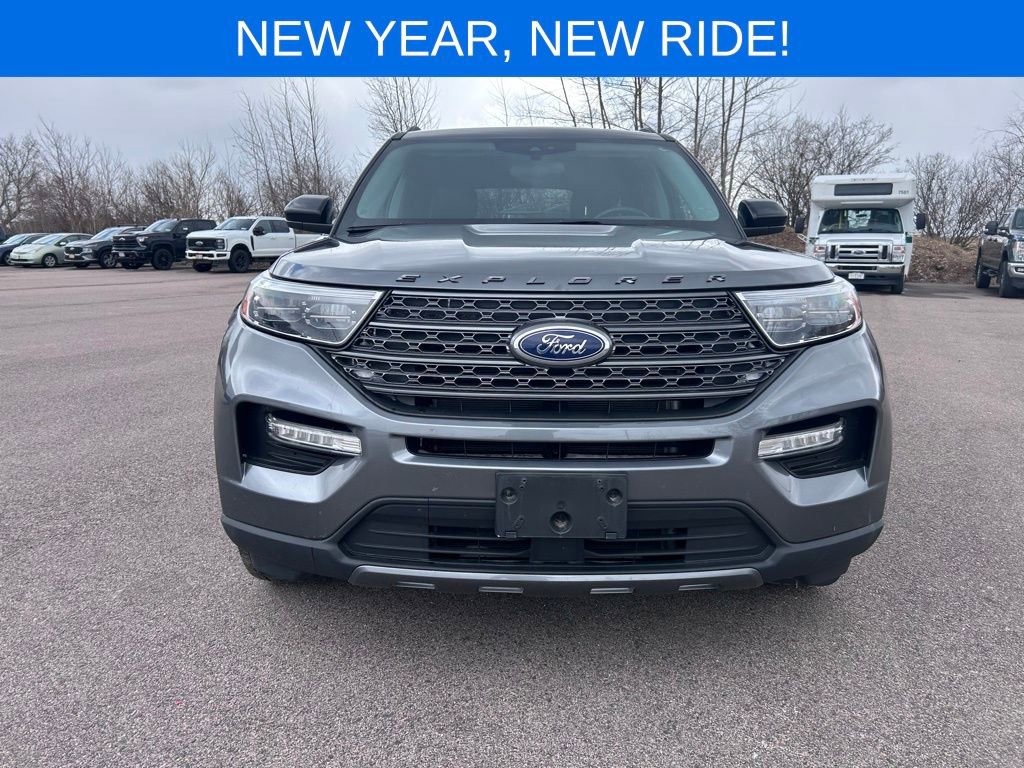 Used 2023 Ford Explorer XLT w/ Equipment Group 202A image 9