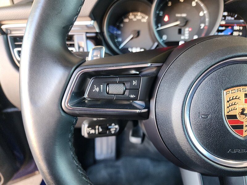 Used 2022 Porsche Macan AWD/4WD image 34