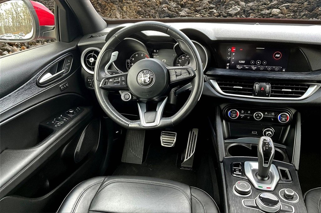 Used 2022 Alfa Romeo Stelvio Sprint image 5