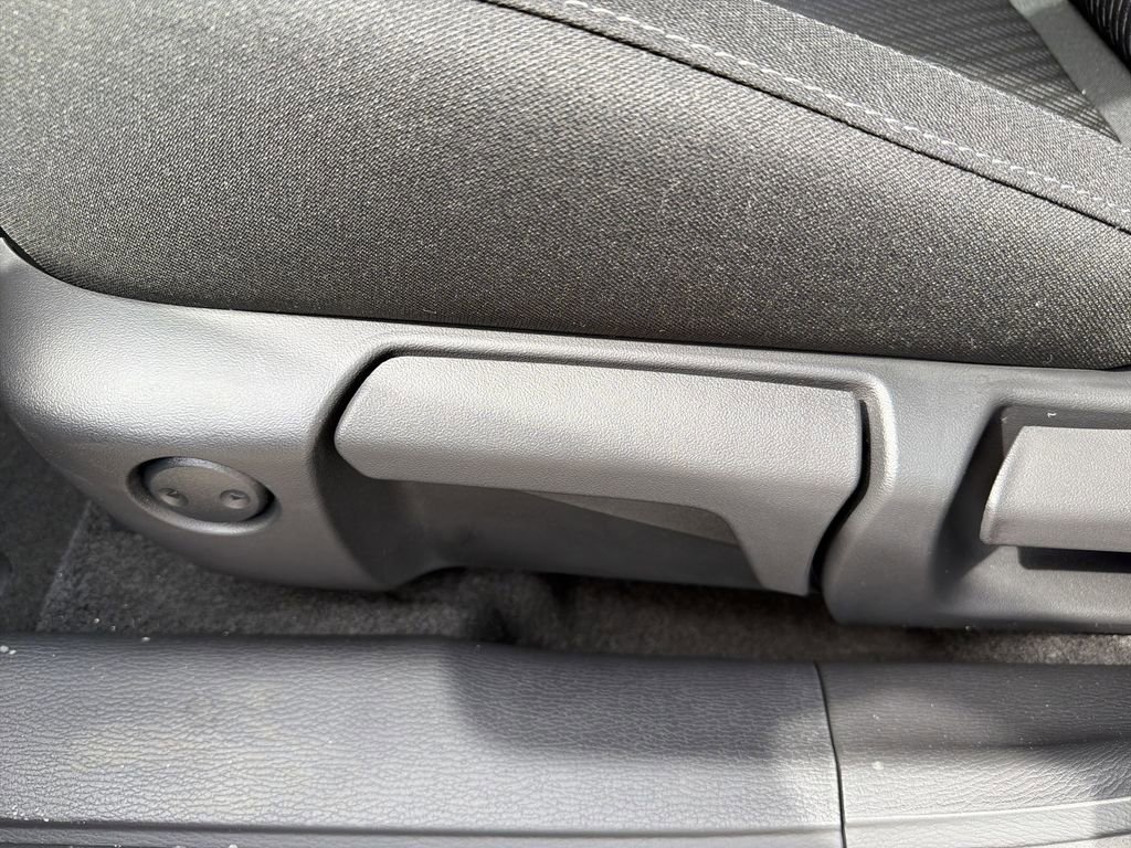 New 2026 Mitsubishi Outlander ES image 16