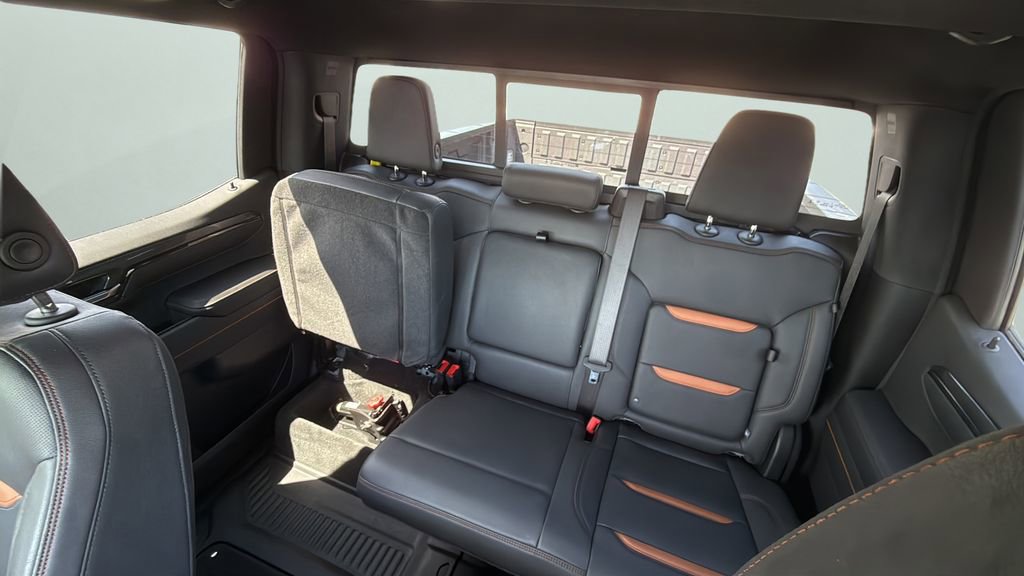 Used 2024 GMC Sierra 1500 AT4 w/ Technology Package AWD/4WD image 12
