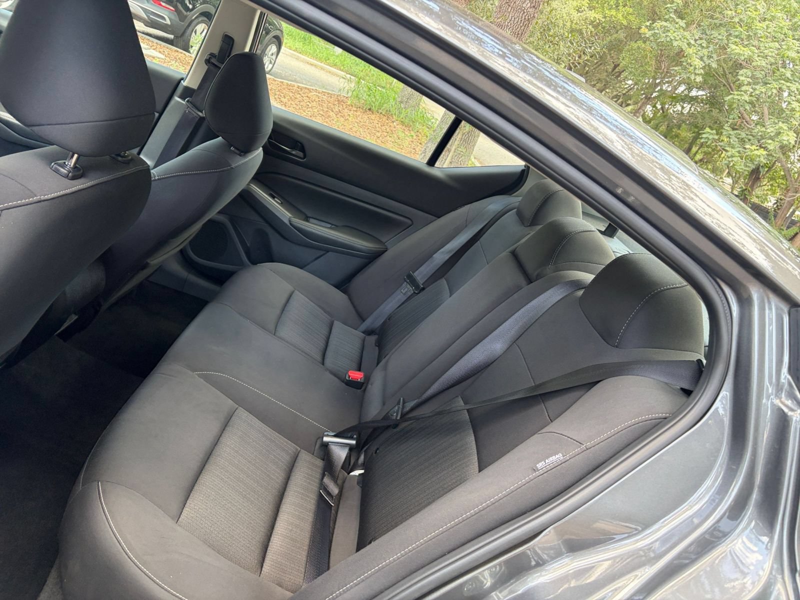Used 2025 Nissan Altima 2.5 SV FWD image 34