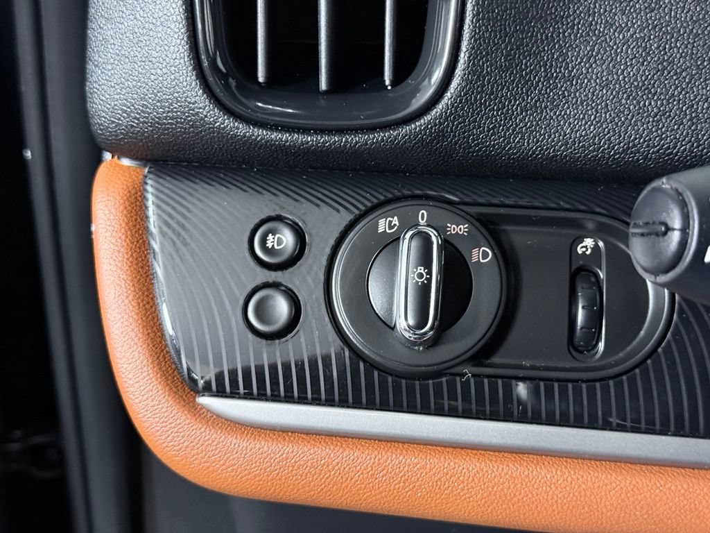 Certified 2024 MINI Cooper Countryman S w/ Signature Upholstery Package AWD/4WD image 17