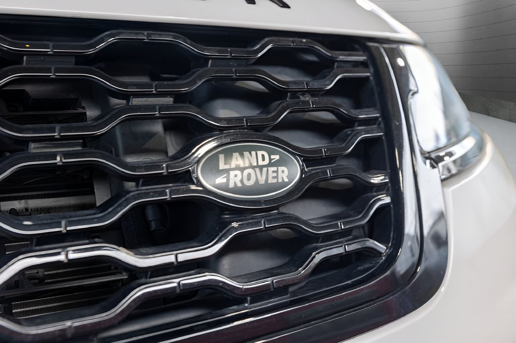 Used 2021 Land Rover Range Rover Velar R-Dynamic HSE AWD/4WD image 17