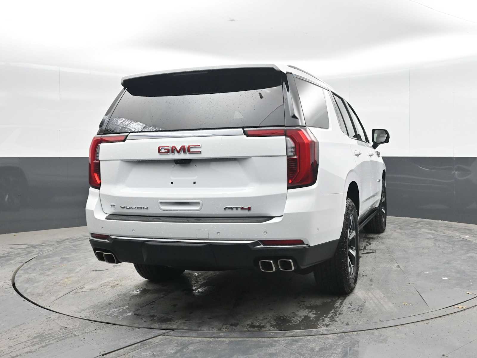 New 2026 GMC Yukon AT4 w/ AT4 Premium Plus Package AWD/4WD image 10