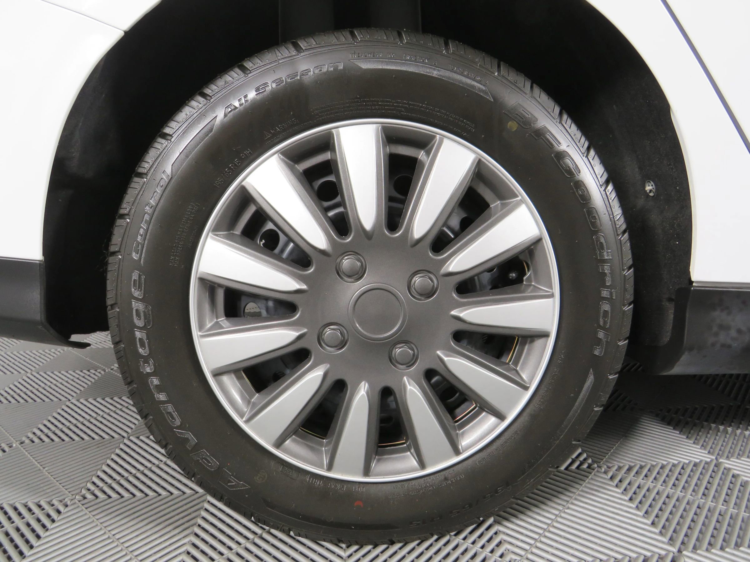 Used 2018 Ford Focus S FWD image 43