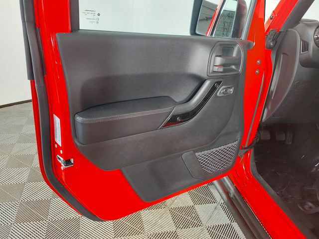 Used 2017 Jeep Wrangler Unlimited Sahara AWD/4WD image 16