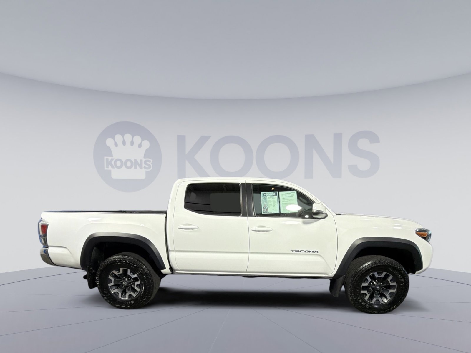 Used 2022 Toyota Tacoma TRD Off-Road AWD/4WD image 17