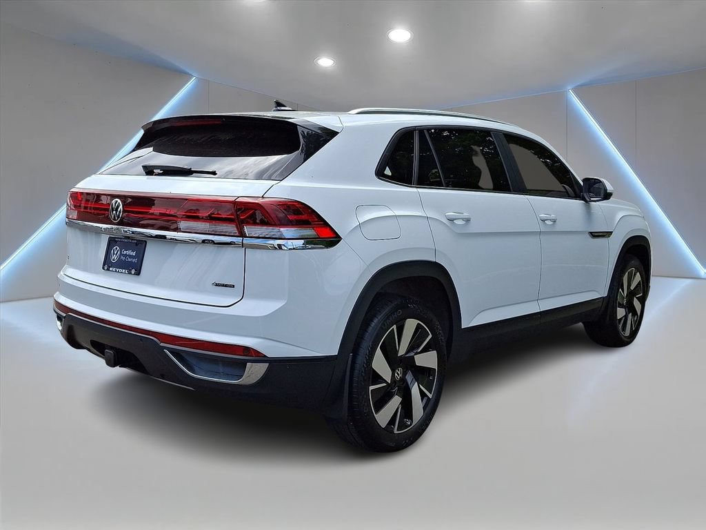 Certified 2024 Volkswagen Atlas Cross Sport SE w/ Panoramic Sunroof Package AWD/4WD image 4