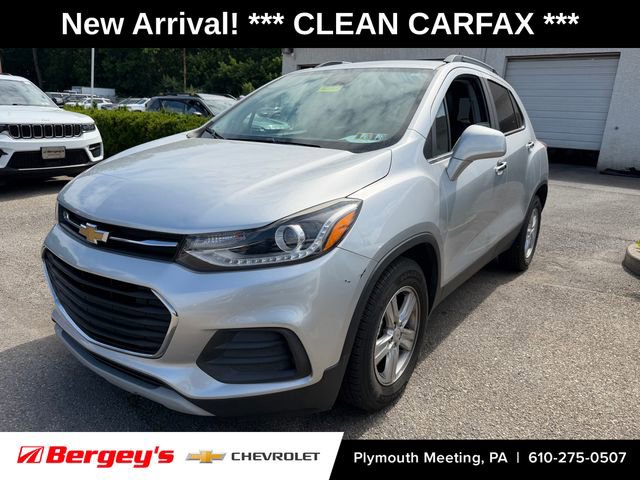 Used 2018 Chevrolet Trax LT w/ LT Convenience Package FWD image 1