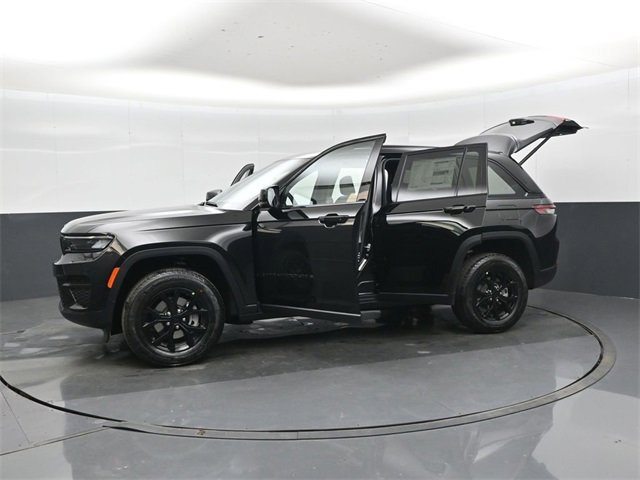 New 2025 Jeep Grand Cherokee Altitude image 47