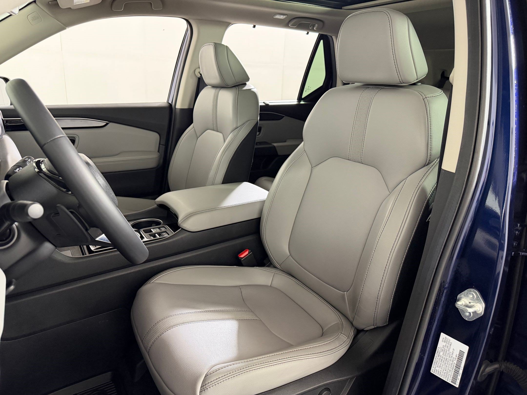 Used 2024 Honda Pilot Touring image 4