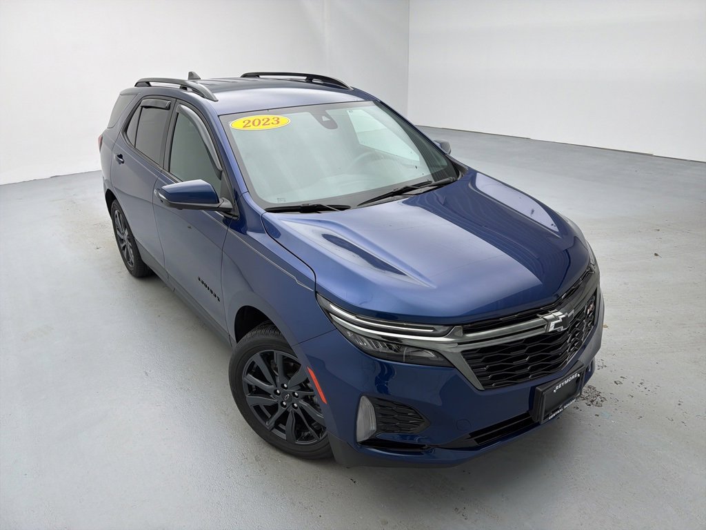 Certified 2023 Chevrolet Equinox RS image 2