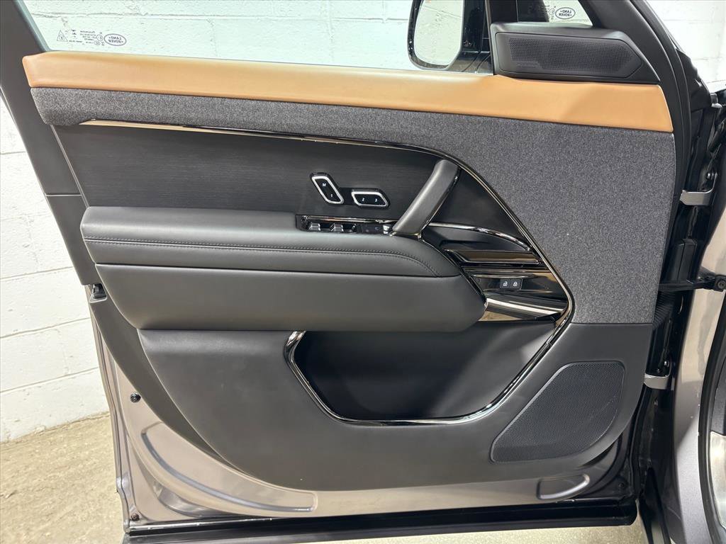 Used 2024 Land Rover Range Rover Sport Autobiography image 23