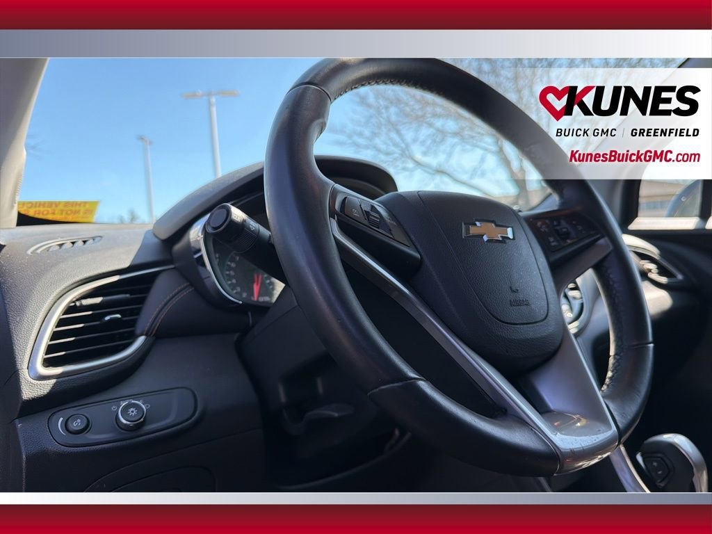 Used 2018 Chevrolet Trax LT w/ LT Convenience Package image 16