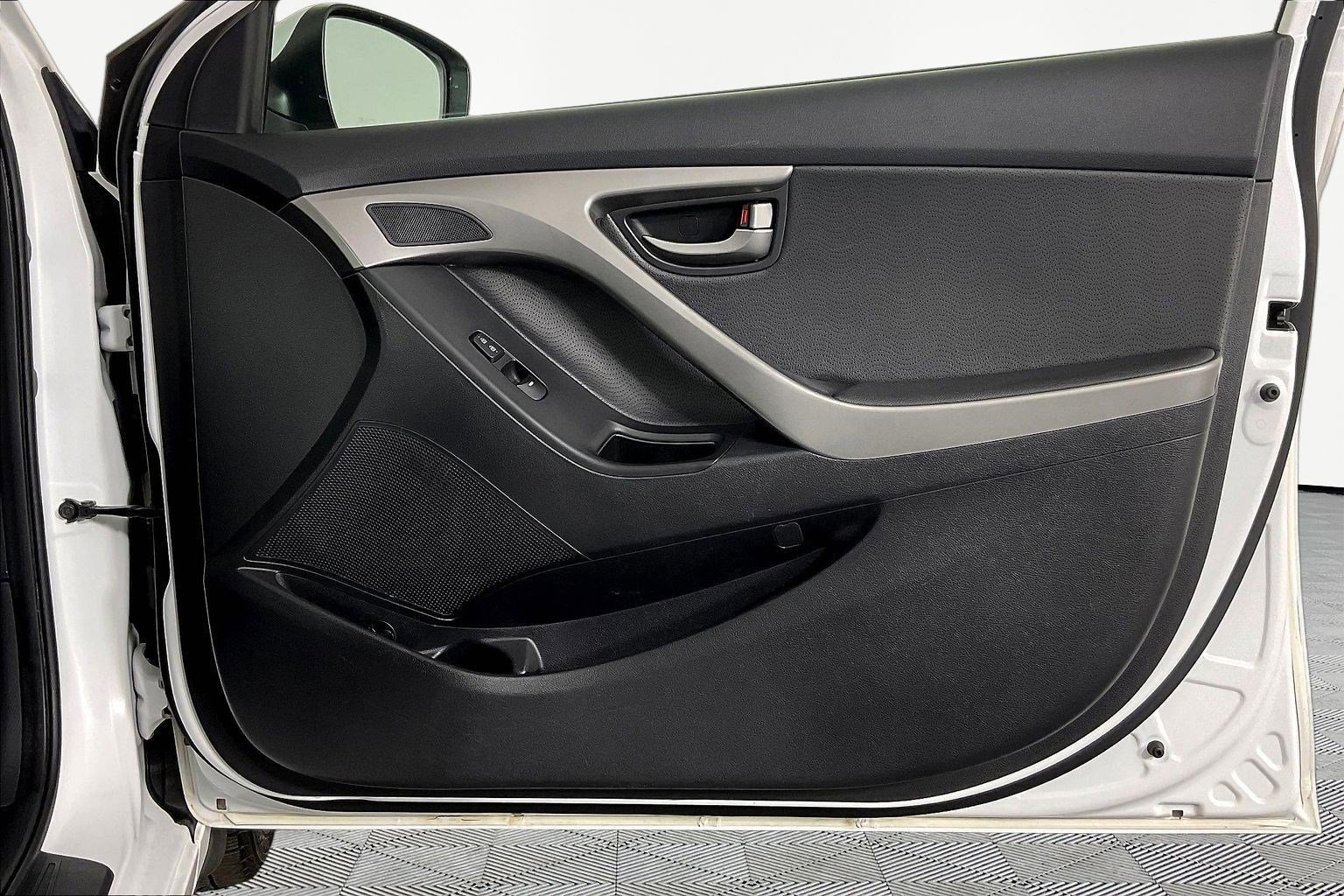 Used 2013 Hyundai Elantra Limited FWD image 26