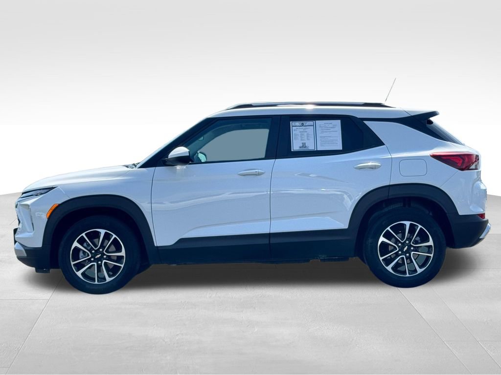 Used 2025 Chevrolet TrailBlazer LT FWD image 4