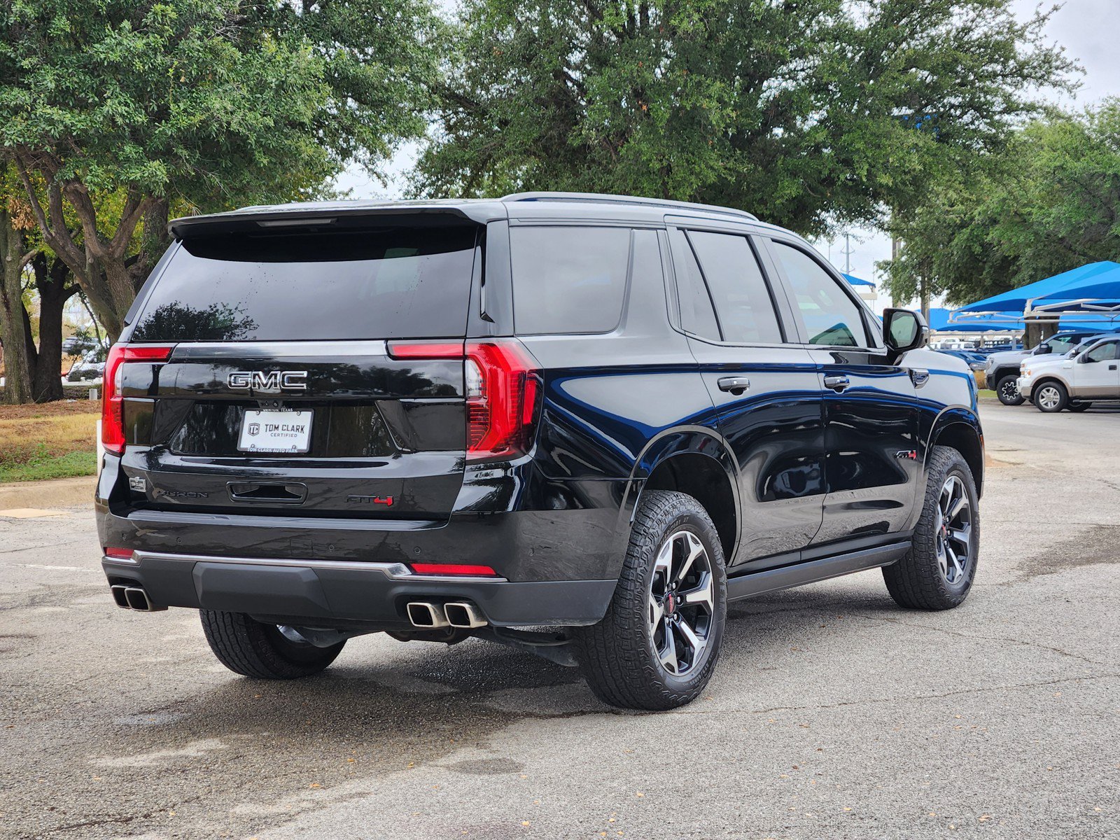 Used 2026 GMC Yukon AT4 w/ AT4 Premium Package AWD/4WD image 5