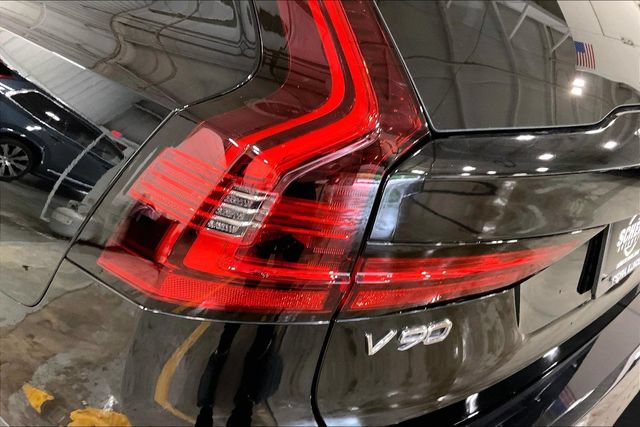 Used 2025 Volvo V90 B6 Cross Country Ultra AWD/4WD image 34