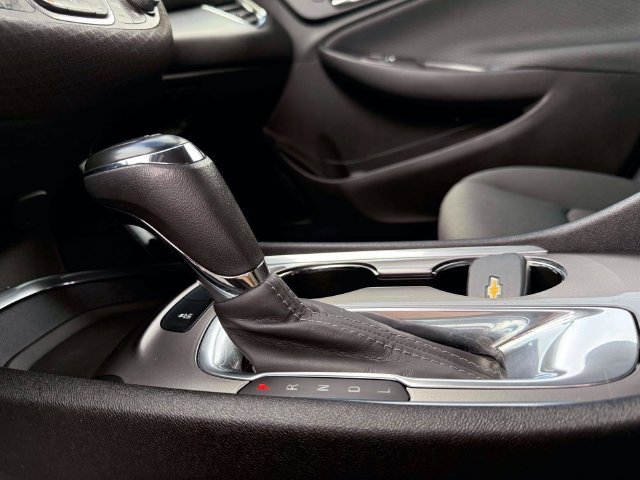 Used 2020 Chevrolet Malibu LT FWD image 29