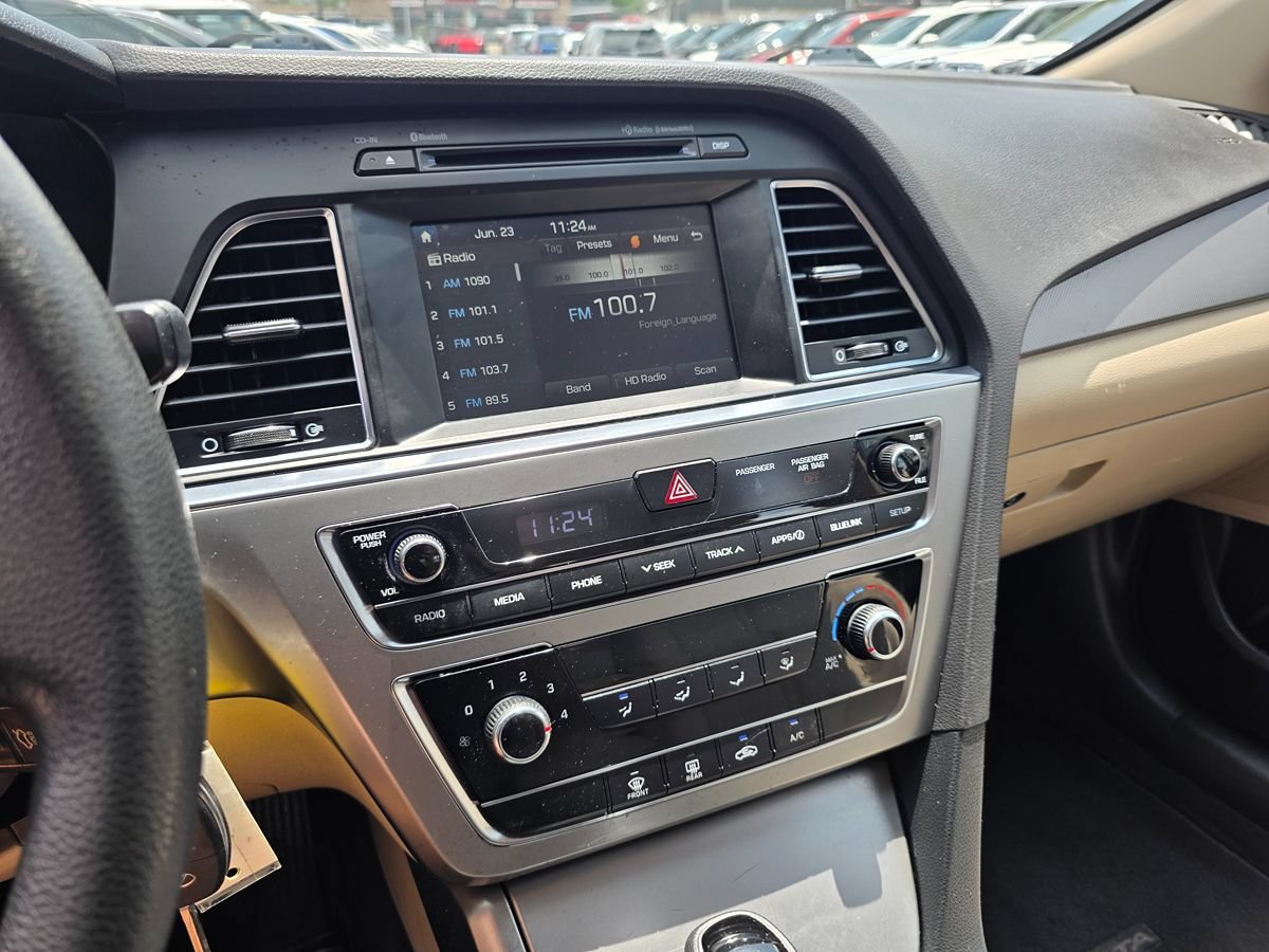 Used 2017 Hyundai Sonata SE FWD image 31