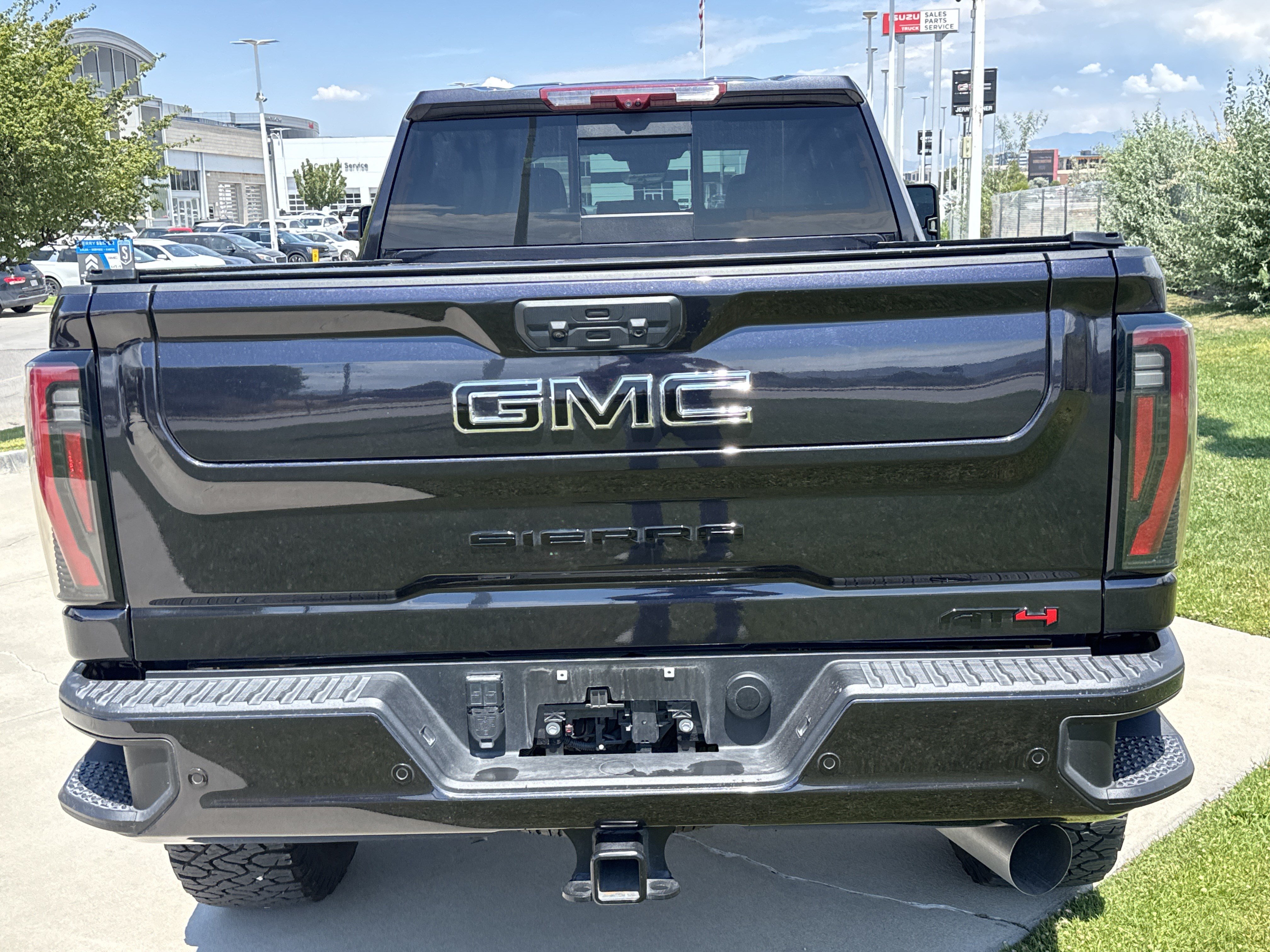 Used 2025 GMC Sierra 3500 AT4 w/ AT4 Premium Plus Package AWD/4WD image 4