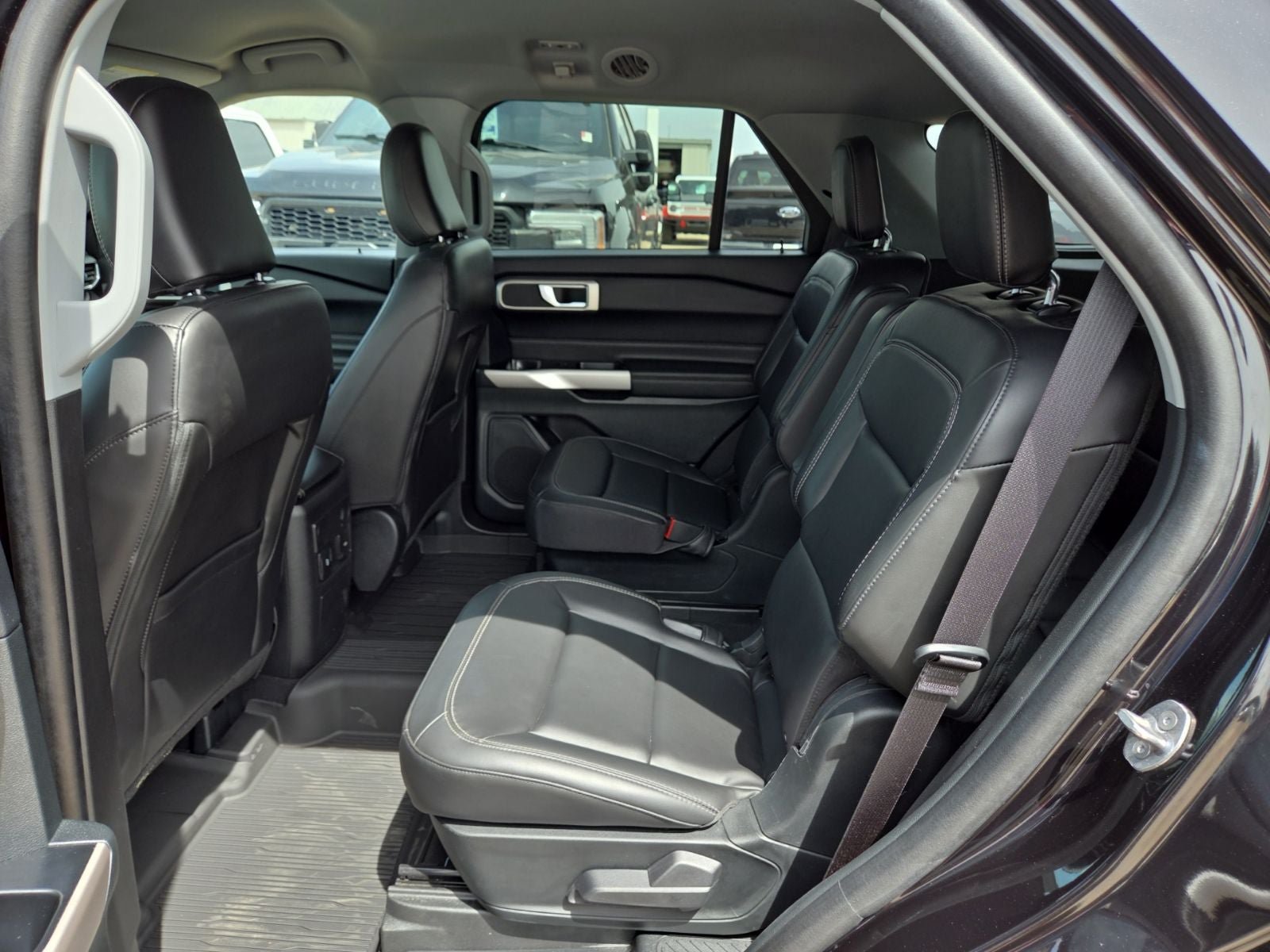 Certified 2023 Ford Explorer XLT w/ Equipment Group 202A AWD/4WD image 45
