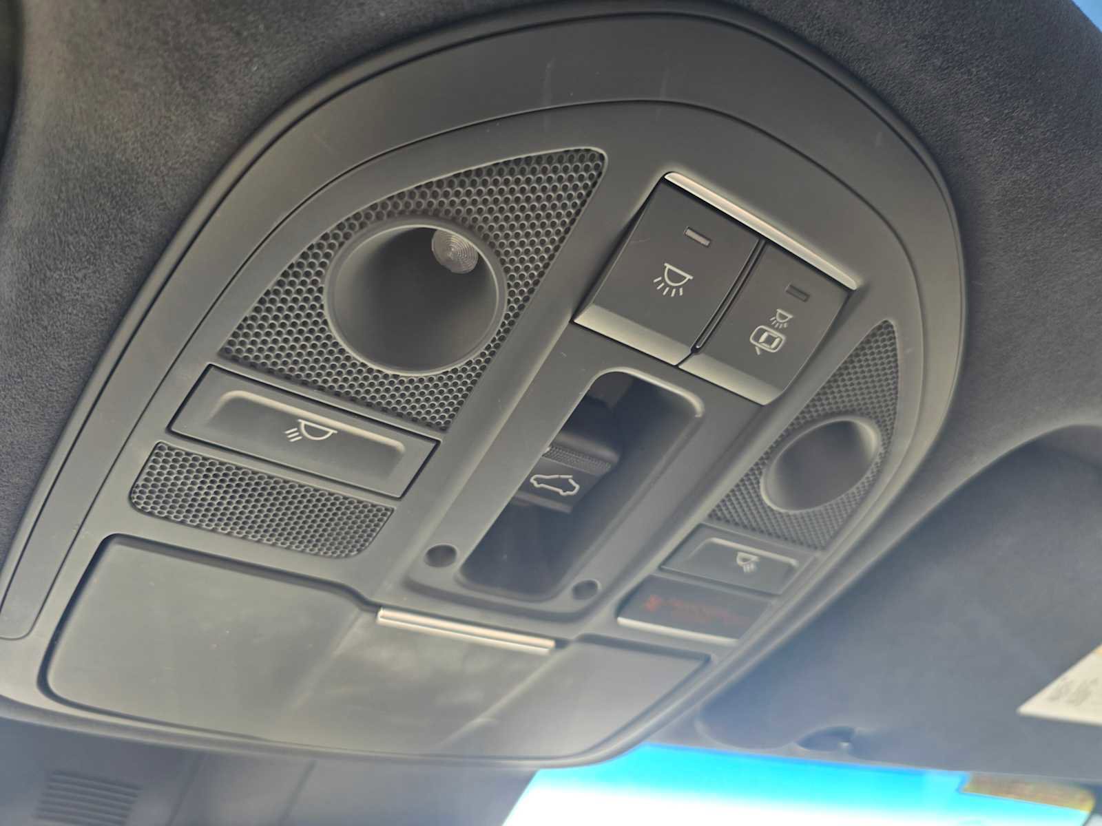 Used 2023 Genesis G70 3.3T w/ Sport Prestige Package image 34