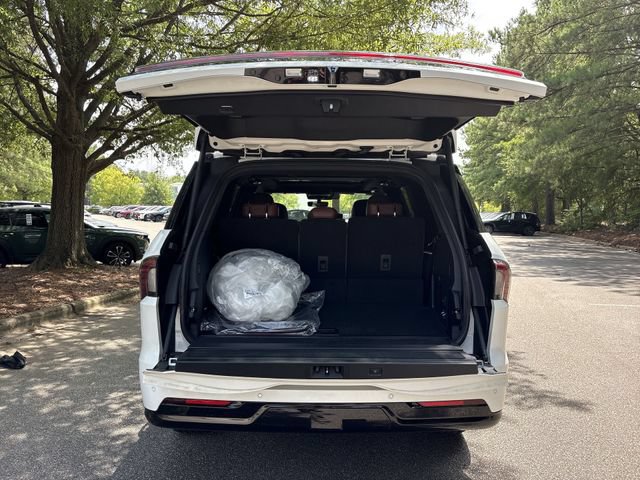 New 2027 Lincoln Navigator Reserve AWD/4WD image 26