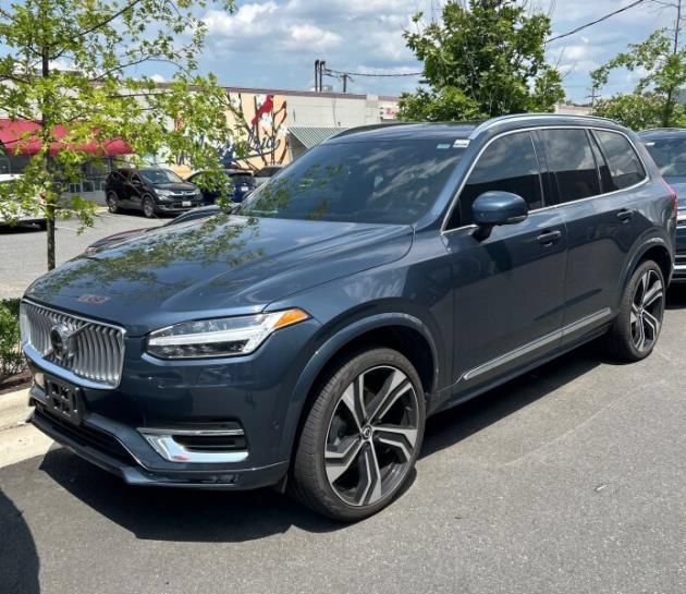 Used 2024 Volvo XC90 B6 Ultimate w/ Lounge Package AWD/4WD image 2