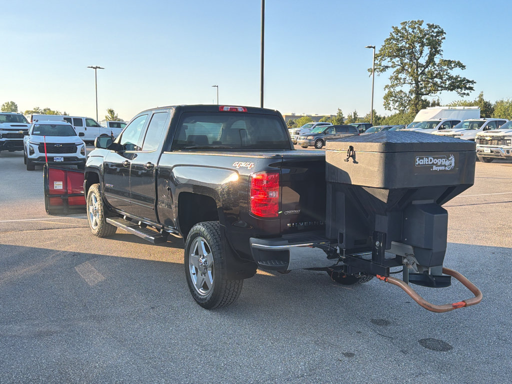 Used 2015 Chevrolet Silverado 2500 LT w/ LT Convenience Package AWD/4WD image 2