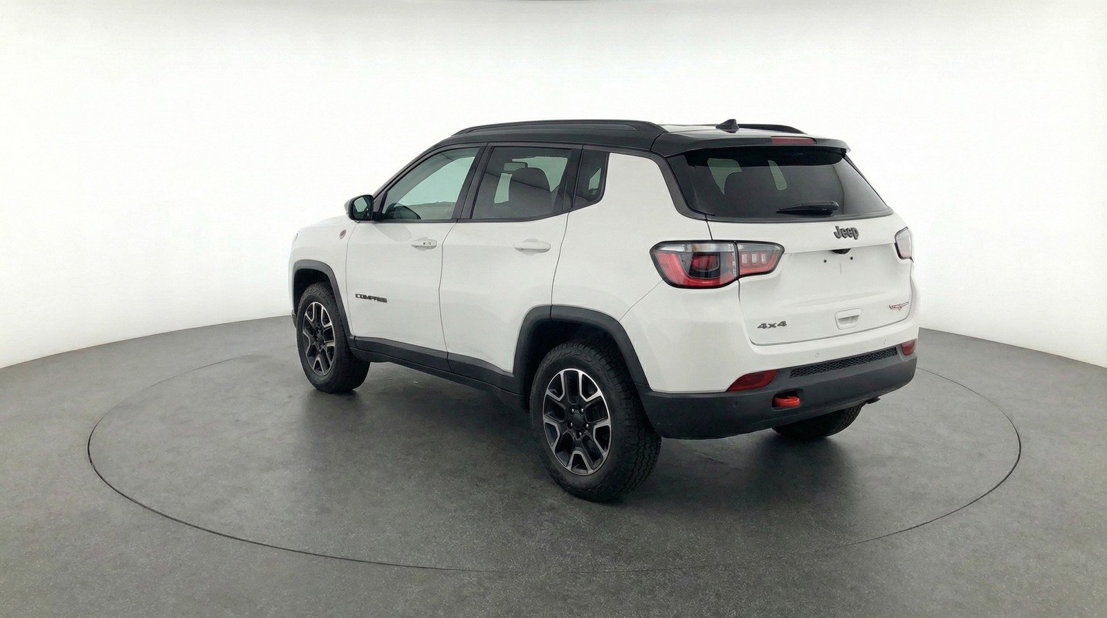 Used 2025 Jeep Compass Trailhawk AWD/4WD image 6