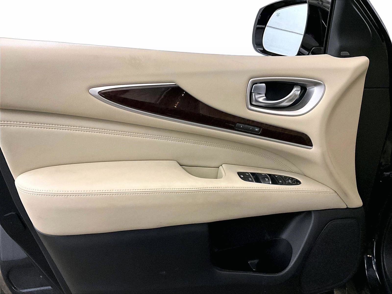 Used 2017 INFINITI QX60 Luxe w/ Deluxe Technology Package AWD/4WD image 23