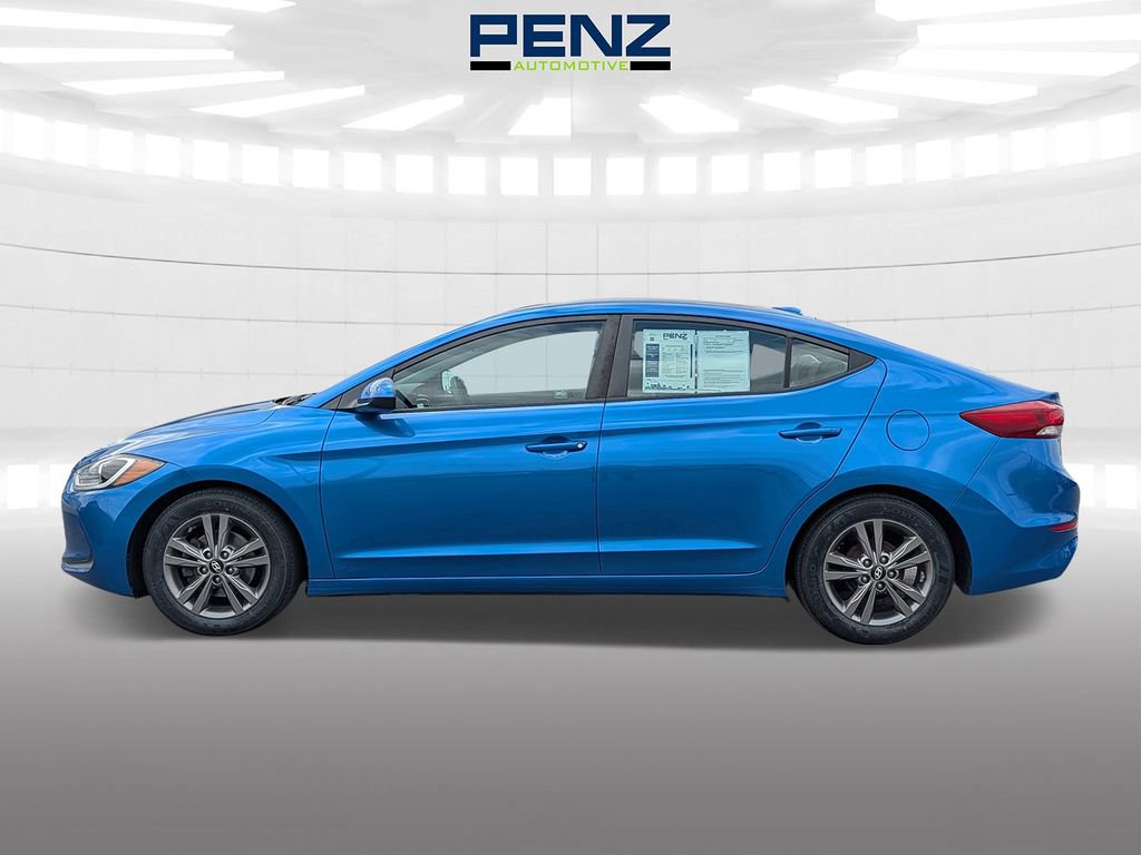 Used 2017 Hyundai Elantra SE image 4