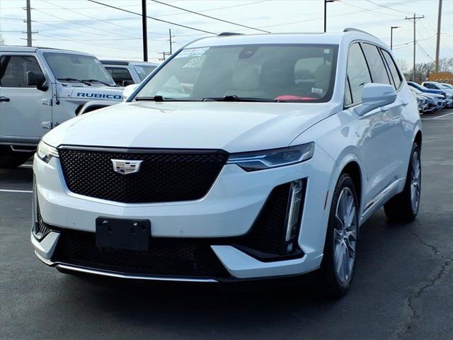 Used 2021 Cadillac XT6 Sport image 2