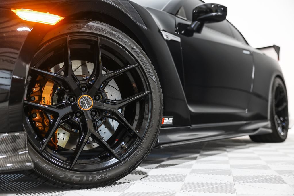 Used 2017 Nissan GT-R Premium AWD/4WD image 15