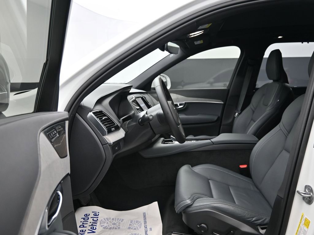 Certified 2025 Volvo XC90 B6 Ultra w/ Protection Package image 11