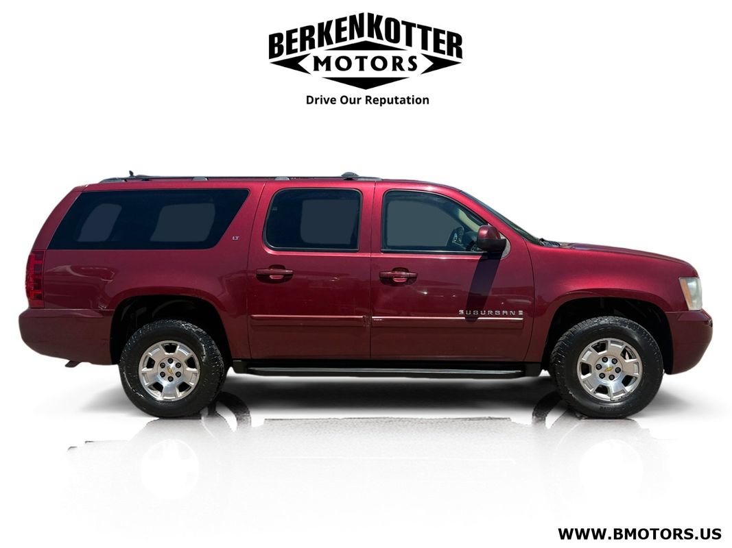 Used 2008 Chevrolet Suburban LT w/ LT Preferred Equipment Group AWD/4WD image 2