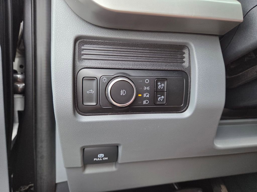 Used 2025 Ford F250 XLT image 26